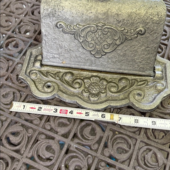 Vintage Cast Iron Mailbox Ornate Wall-Mounted. Pre-owned - Picture 6 of 10